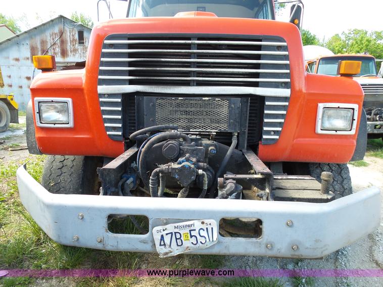 image for item L2023 1995 Ford LT9000 mixer truck