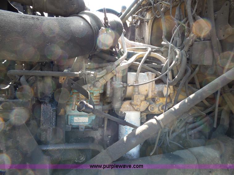 image for item L2023 1995 Ford LT9000 mixer truck