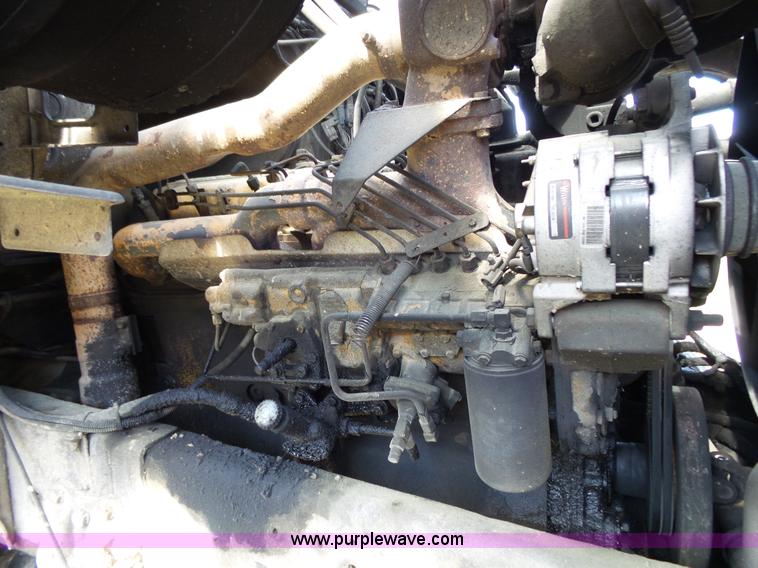 image for item L2023 1995 Ford LT9000 mixer truck