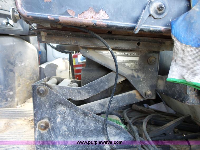 image for item L2023 1995 Ford LT9000 mixer truck