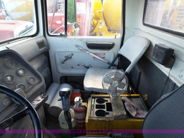 image for item L2023 1995 Ford LT9000 mixer truck