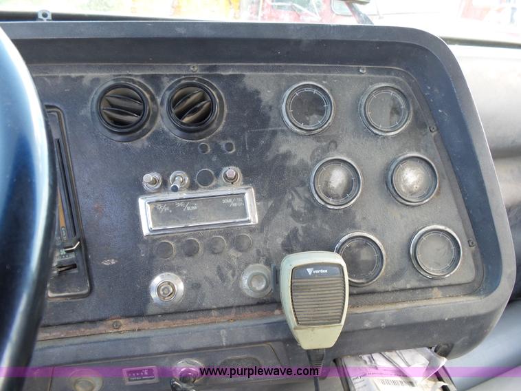 image for item L2023 1995 Ford LT9000 mixer truck