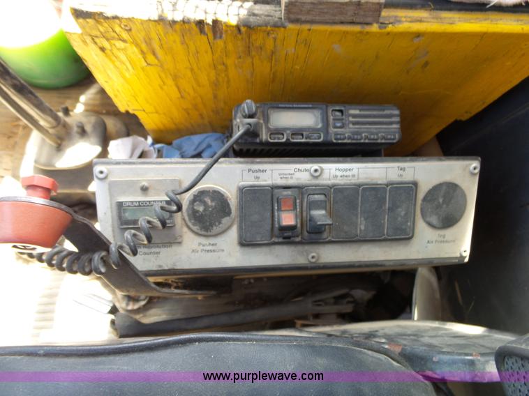 image for item L2023 1995 Ford LT9000 mixer truck