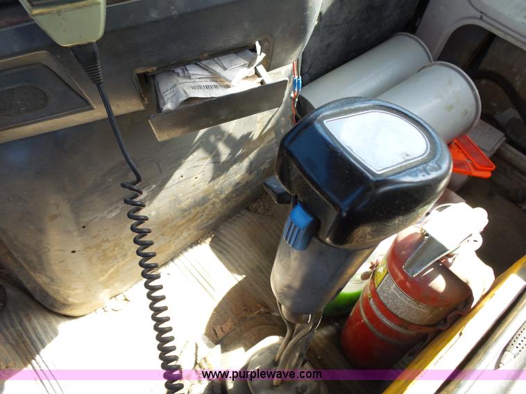 image for item L2023 1995 Ford LT9000 mixer truck