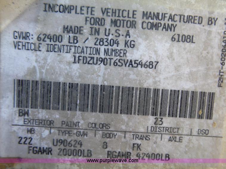 image for item L2023 1995 Ford LT9000 mixer truck