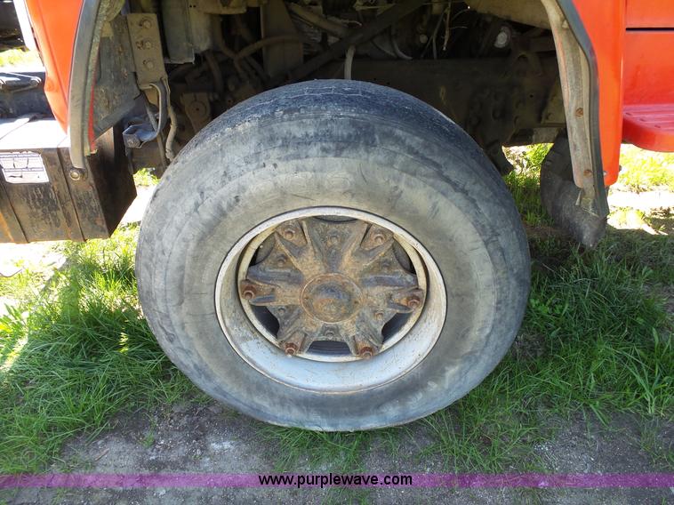 image for item L2024 1994 Ford LT8000 mixer truck