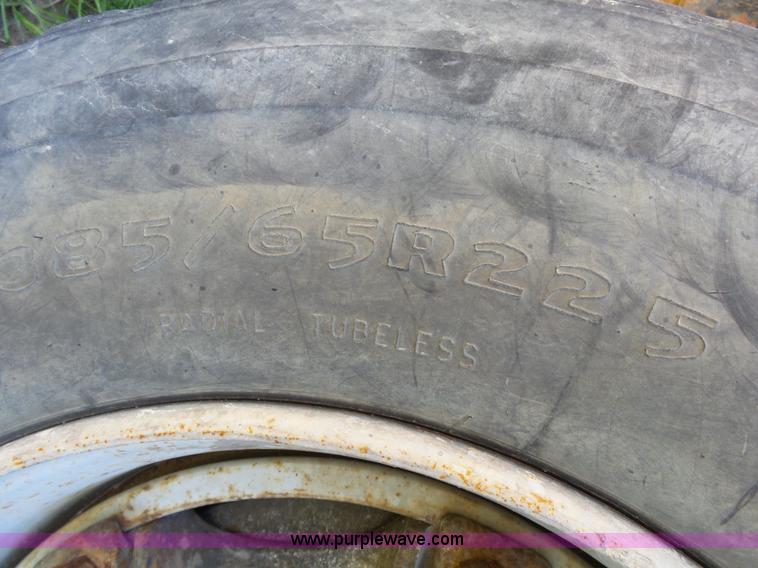 image for item L2024 1994 Ford LT8000 mixer truck