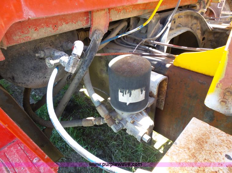 image for item L2024 1994 Ford LT8000 mixer truck