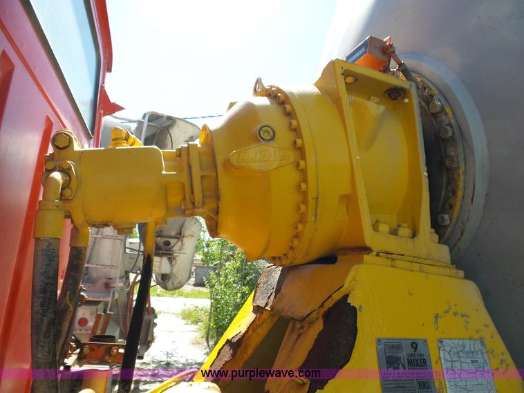 image for item L2024 1994 Ford LT8000 mixer truck