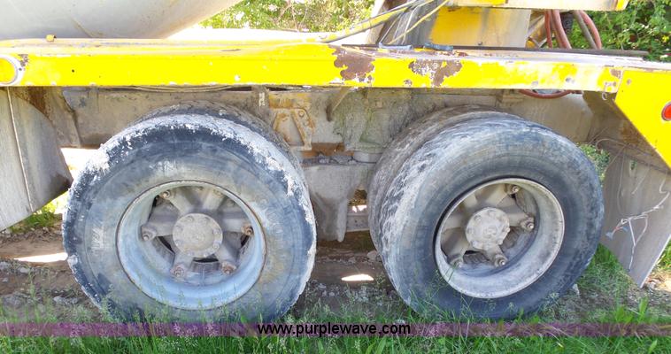 image for item L2024 1994 Ford LT8000 mixer truck