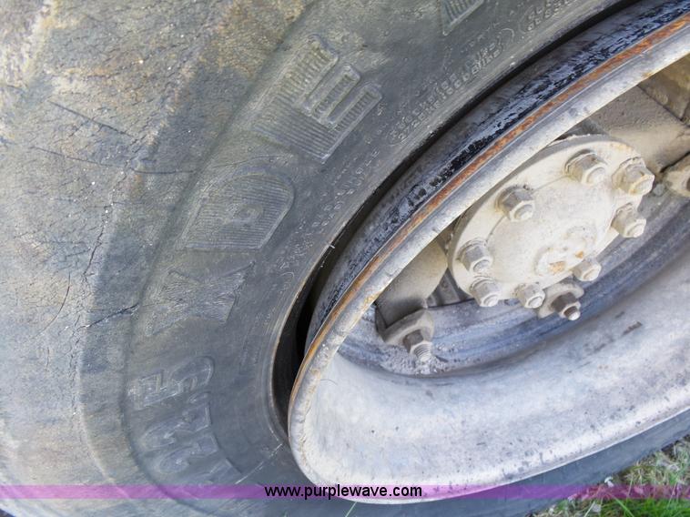 image for item L2024 1994 Ford LT8000 mixer truck