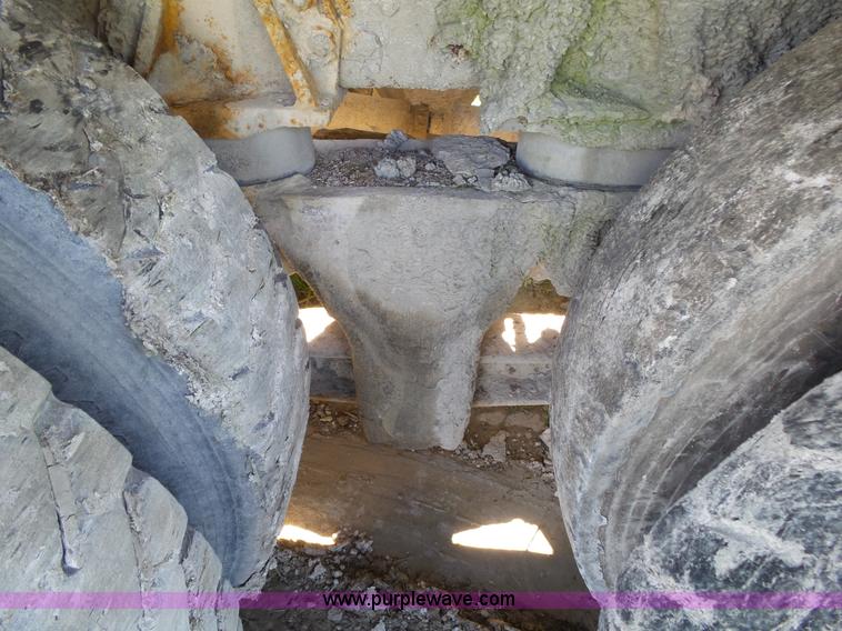 image for item L2024 1994 Ford LT8000 mixer truck