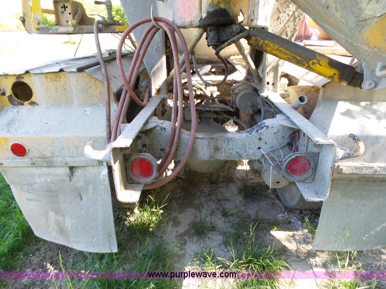 image for item L2024 1994 Ford LT8000 mixer truck