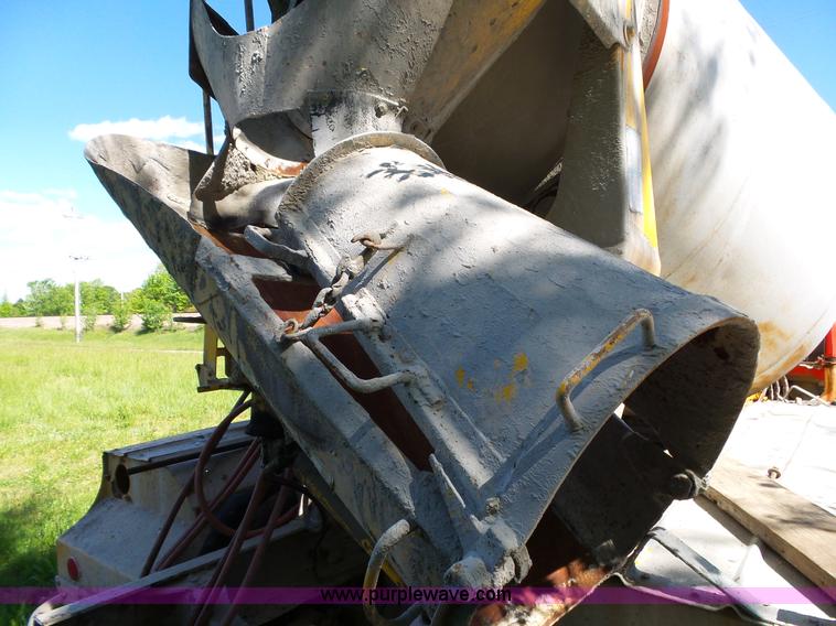 image for item L2024 1994 Ford LT8000 mixer truck