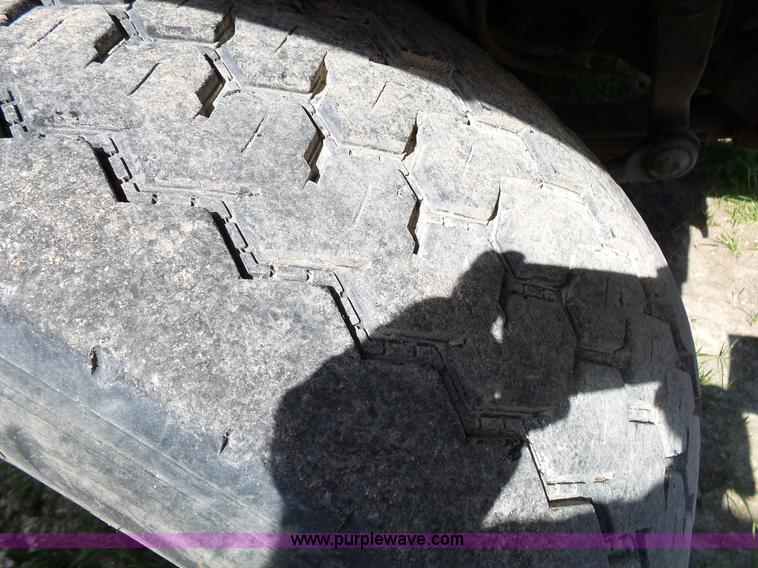 image for item L2024 1994 Ford LT8000 mixer truck