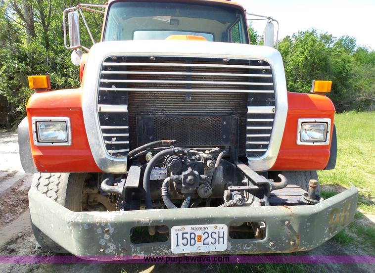 image for item L2024 1994 Ford LT8000 mixer truck