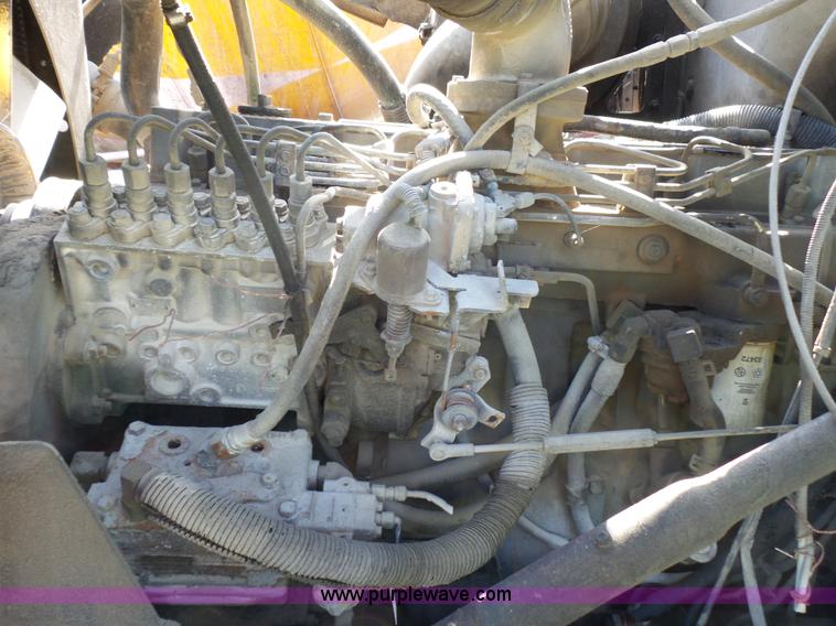 image for item L2024 1994 Ford LT8000 mixer truck