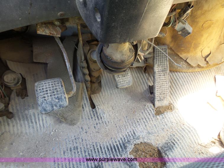 image for item L2024 1994 Ford LT8000 mixer truck