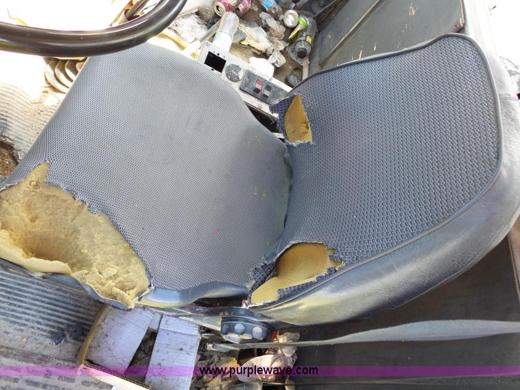 image for item L2024 1994 Ford LT8000 mixer truck