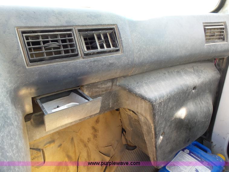 image for item L2024 1994 Ford LT8000 mixer truck