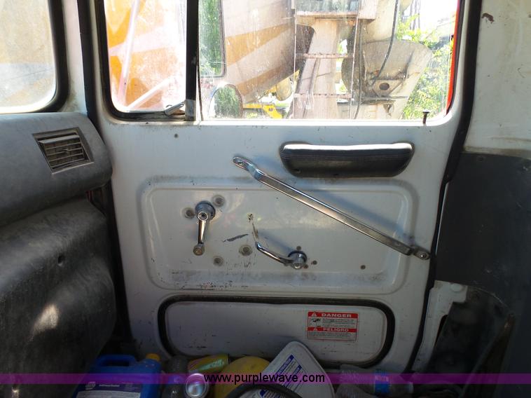 image for item L2024 1994 Ford LT8000 mixer truck