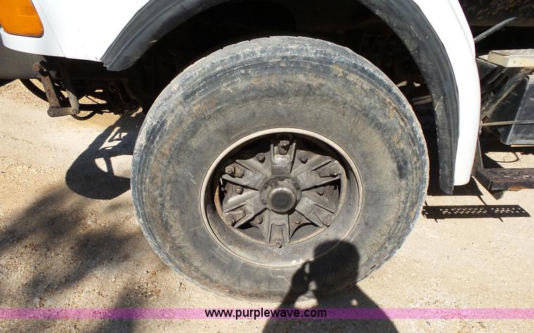 image for item L2025 1999 Sterling A9500 mixer truck