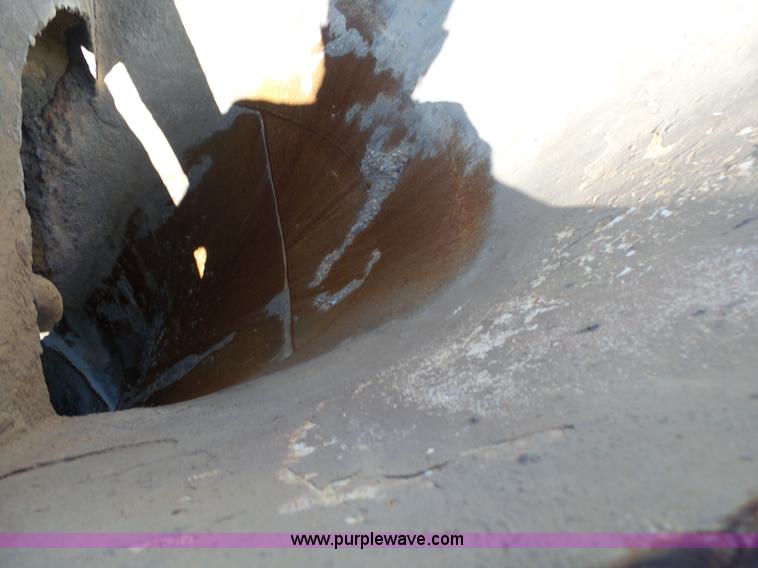 image for item L2025 1999 Sterling A9500 mixer truck