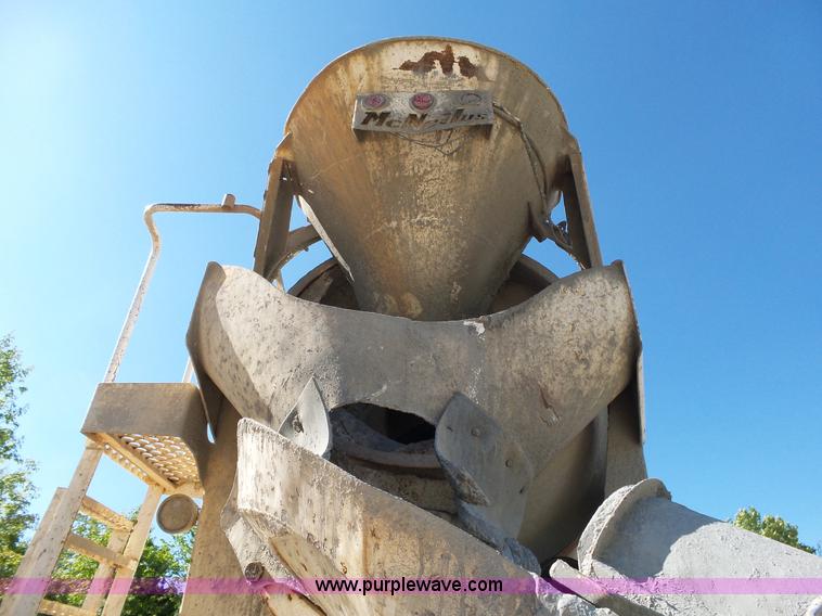 image for item L2025 1999 Sterling A9500 mixer truck