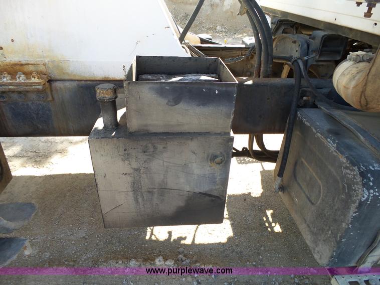 image for item L2025 1999 Sterling A9500 mixer truck