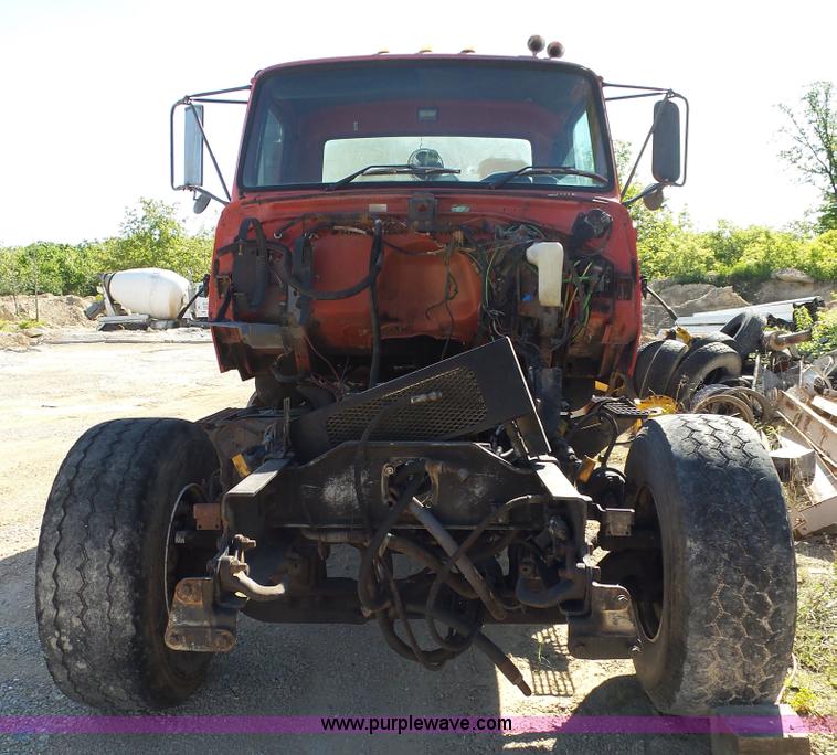 image for item L2026 1997 Ford LT8000 mixer truck