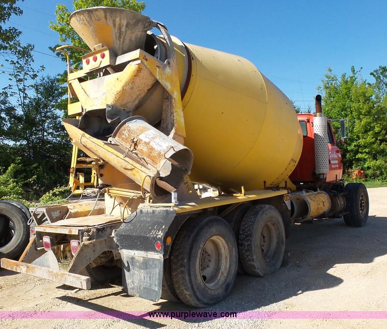 image for item L2026 1997 Ford LT8000 mixer truck