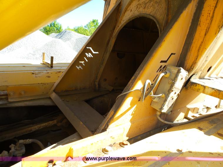 image for item L2026 1997 Ford LT8000 mixer truck