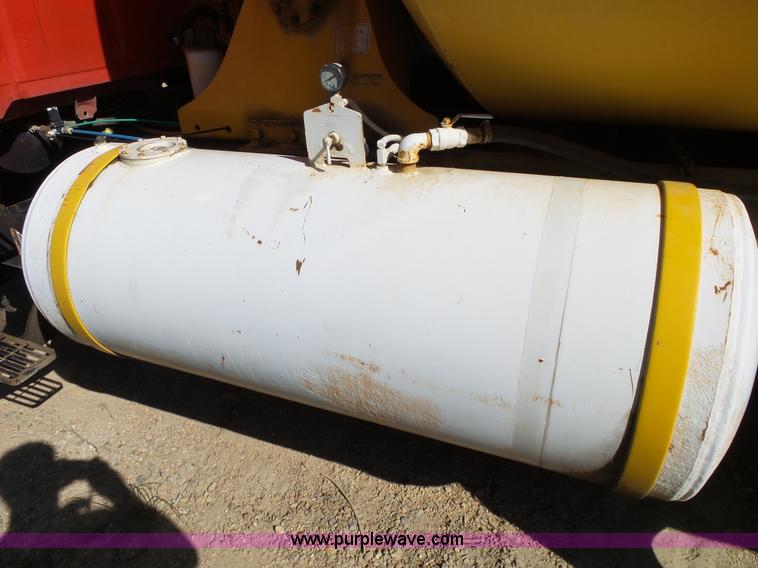 image for item L2026 1997 Ford LT8000 mixer truck