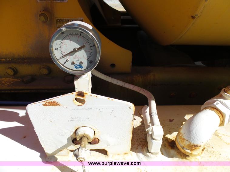 image for item L2026 1997 Ford LT8000 mixer truck