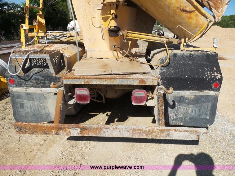 image for item L2026 1997 Ford LT8000 mixer truck