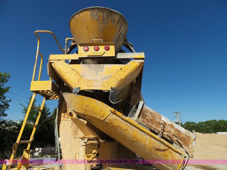 image for item L2026 1997 Ford LT8000 mixer truck