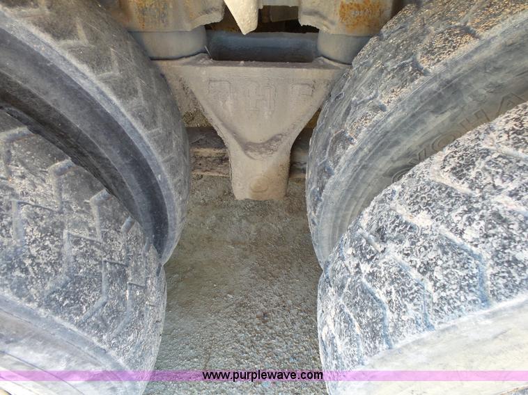 image for item L2026 1997 Ford LT8000 mixer truck