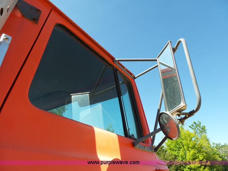 image for item L2026 1997 Ford LT8000 mixer truck