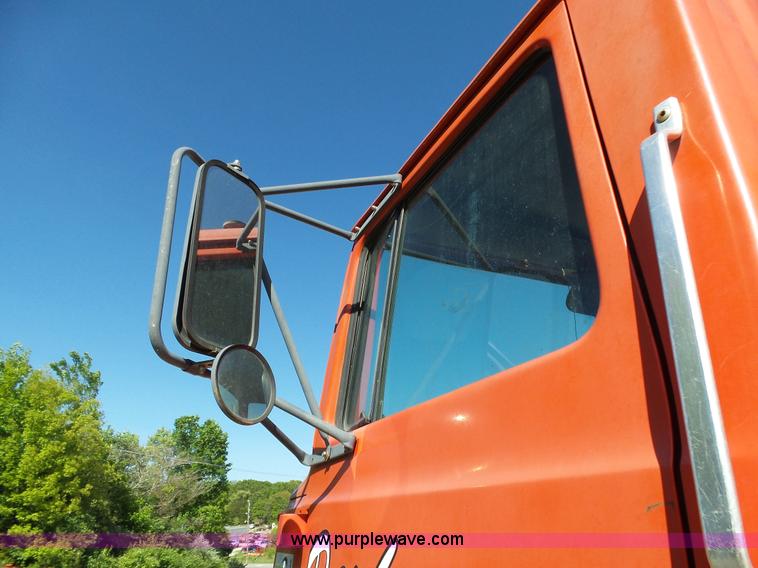 image for item L2026 1997 Ford LT8000 mixer truck