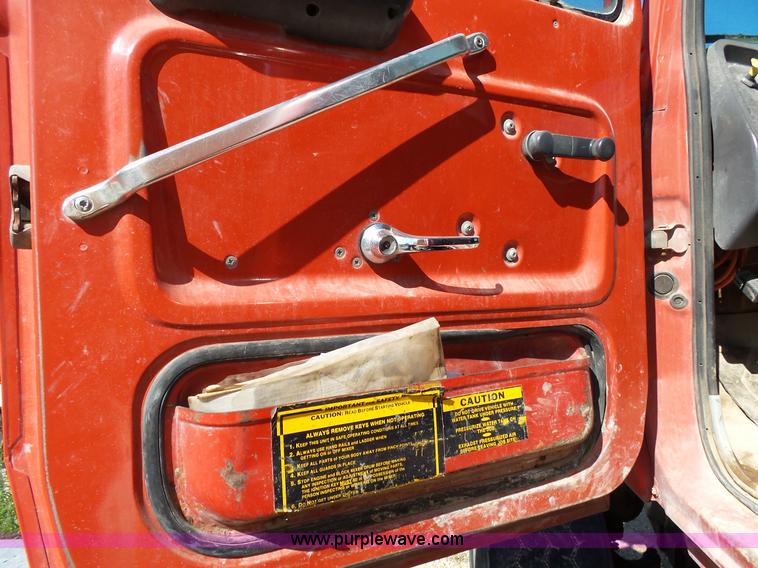 image for item L2026 1997 Ford LT8000 mixer truck