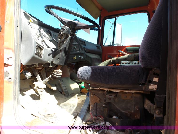 image for item L2026 1997 Ford LT8000 mixer truck