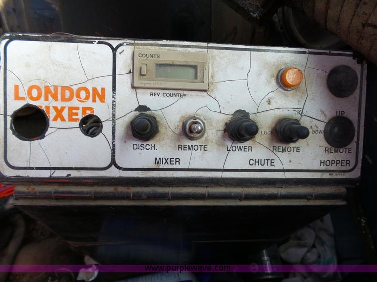 image for item L2026 1997 Ford LT8000 mixer truck