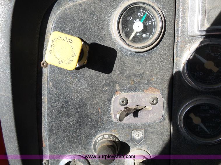 image for item L2026 1997 Ford LT8000 mixer truck