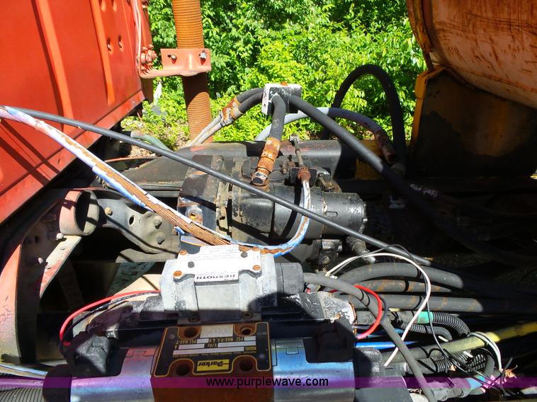 image for item L2027 1994 Ford LT8000 mixer truck