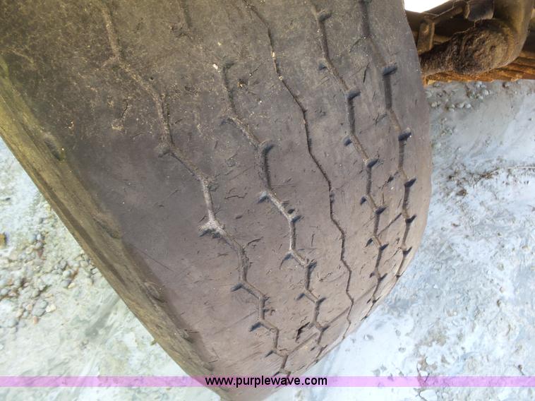 image for item L2027 1994 Ford LT8000 mixer truck