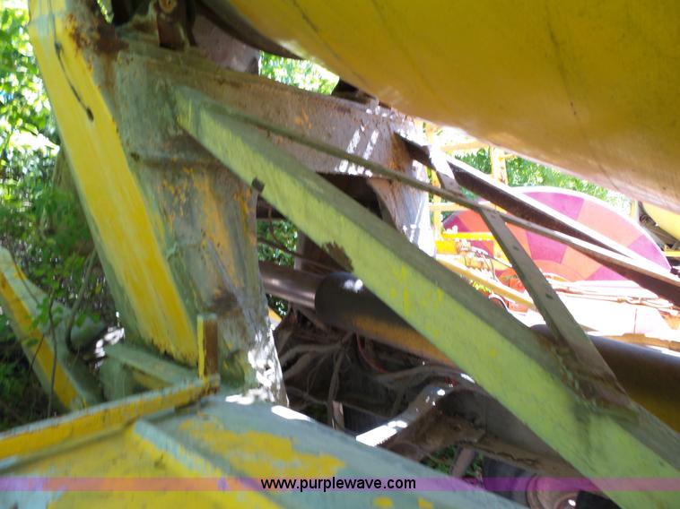 image for item L2027 1994 Ford LT8000 mixer truck