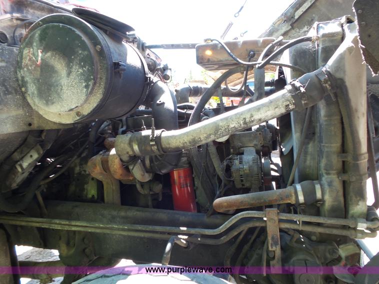 image for item L2027 1994 Ford LT8000 mixer truck