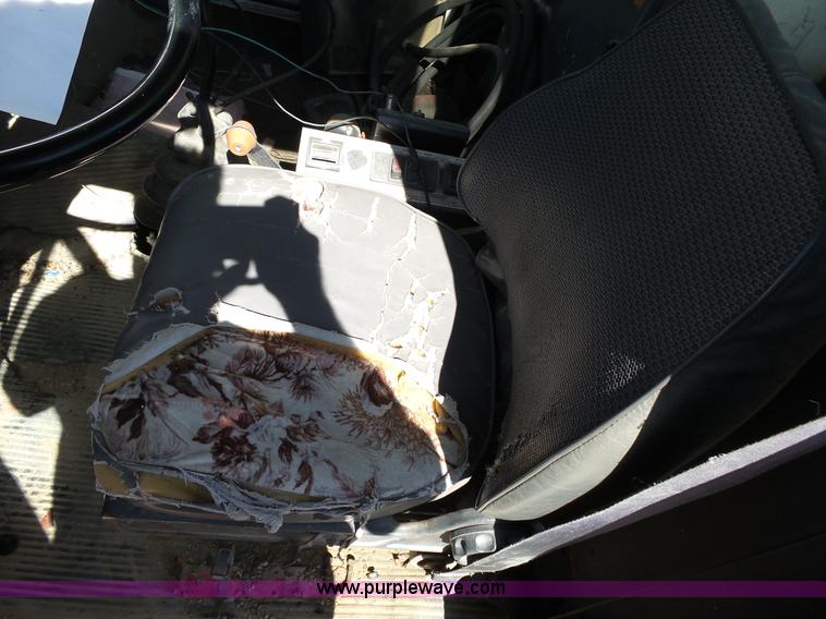 image for item L2027 1994 Ford LT8000 mixer truck