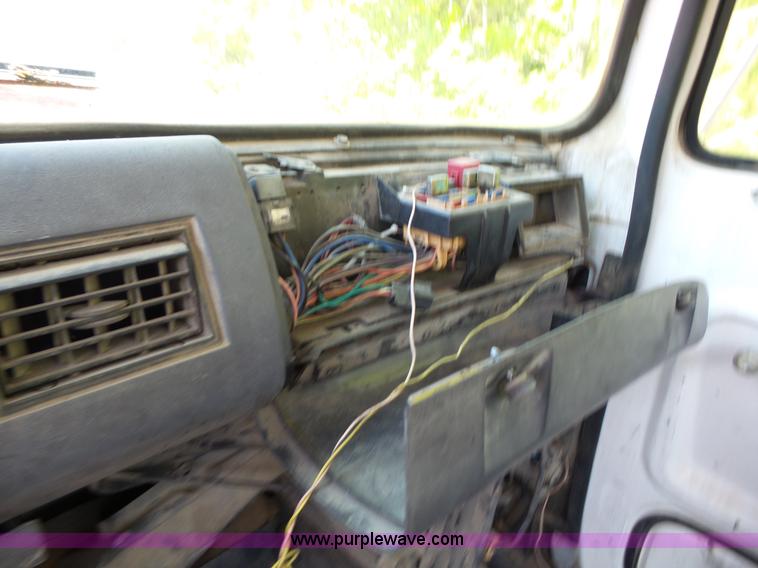 image for item L2027 1994 Ford LT8000 mixer truck