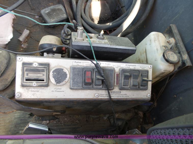 image for item L2027 1994 Ford LT8000 mixer truck